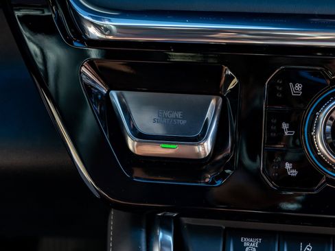 Used 2025 GMC Sierra 2500 Denali Ultimate image 23