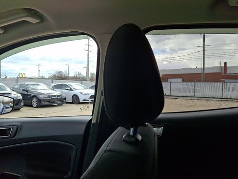 Used 2020 Ford EcoSport SE w/ SE Convenience Package image 17