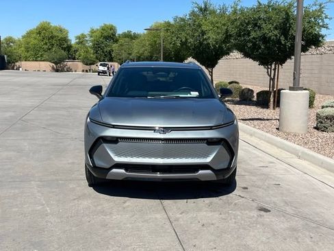 Used 2024 Chevrolet Equinox EV LT w/ LPO, Blackout Package FWD image 5