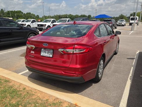 Used 2020 Ford Fusion S FWD image 3