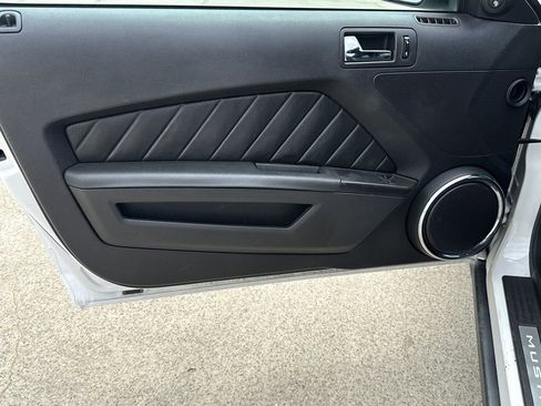 Used 2011 Ford Mustang Premium w/ Electronics Pkg image 10