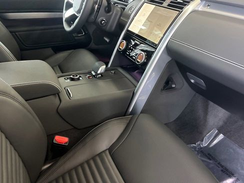 New 2026 Land Rover Discovery Limited Edition AWD/4WD image 29