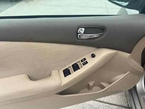 Used 2011 Nissan Altima 2.5 S FWD image 16