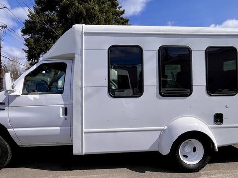 Used 2013 Ford E-350 and Econoline 350 Super Duty w/ Shuttle Bus Prep Pkg image 6
