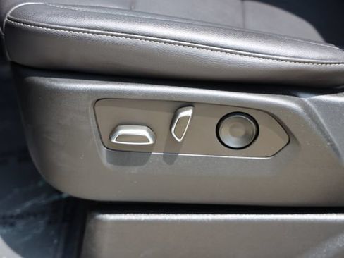 Used 2022 Cadillac Escalade Luxury RWD image 23