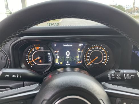 New 2026 Jeep Wrangler Unlimited Rubicon w/ Technology Group AWD/4WD image 36