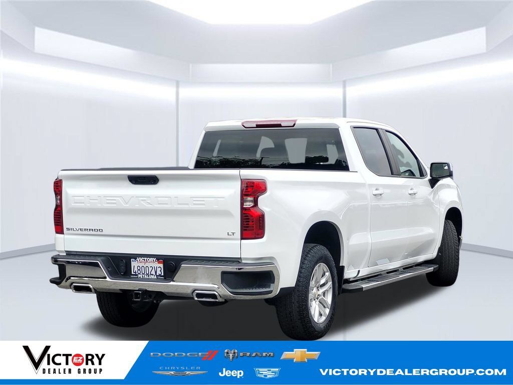 Used 2022 Chevrolet Silverado 1500 LT AWD/4WD image 5