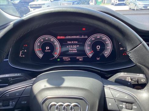 Used 2023 Audi Q7 2.0T Premium w/ Convenience Package AWD/4WD image 32