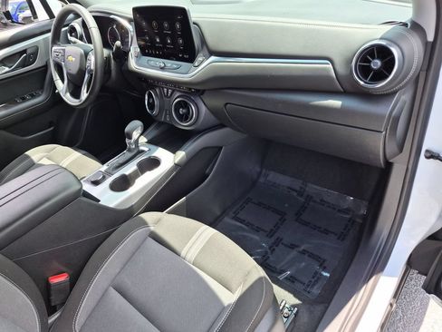 Used 2025 Chevrolet Blazer LT FWD image 31