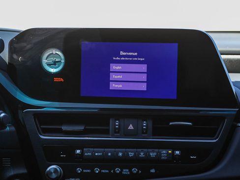 Used 2025 Lexus ES 300h w/ Premium Package FWD image 14