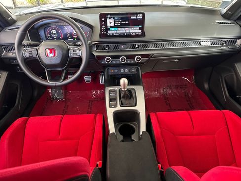 Used 2025 Honda Civic Type R image 15