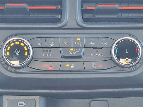 Certified 2023 Ford Maverick XLT w/ XLT Luxury Package image 29