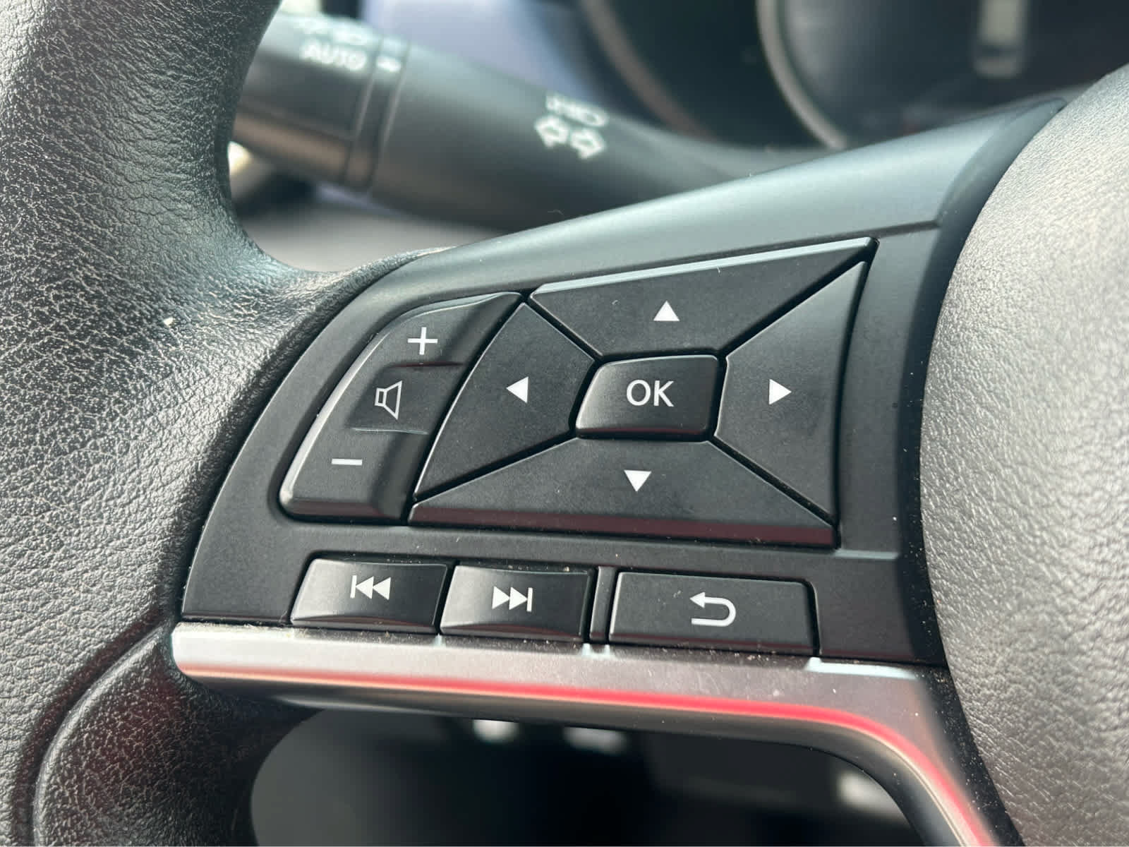 Used 2024 Nissan Versa SV FWD image 17