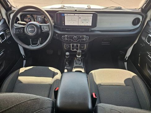 Used 2025 Jeep Wrangler Unlimited Sport AWD/4WD image 9