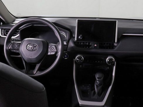 Used 2025 Toyota RAV4 XLE image 28
