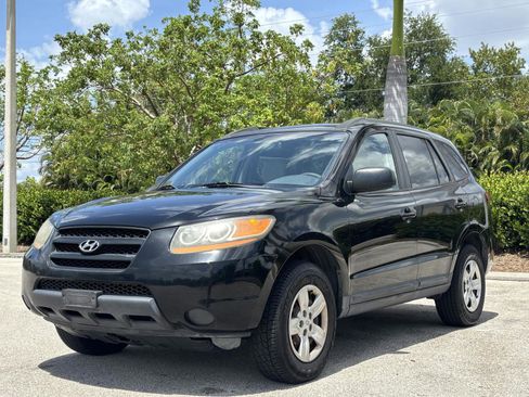Used 2009 Hyundai Santa Fe GLS FWD image 2