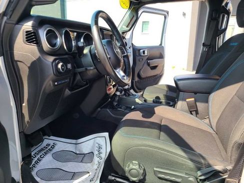 Used 2023 Jeep Wrangler Unlimited Rubicon 4xe w/ Steel Bumper Group AWD/4WD image 15