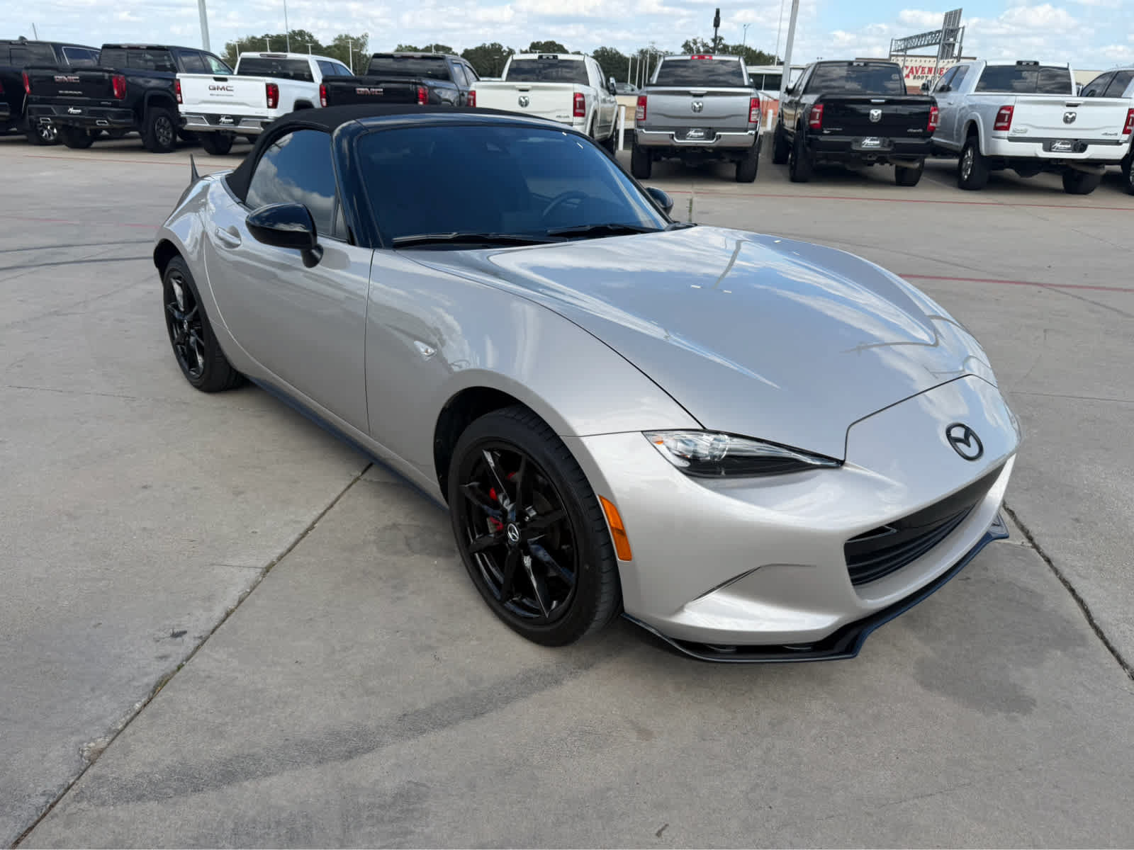Used 2023 MAZDA MX-5 Miata Club RWD image 4