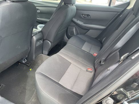 Used 2024 Nissan Sentra SV FWD image 18