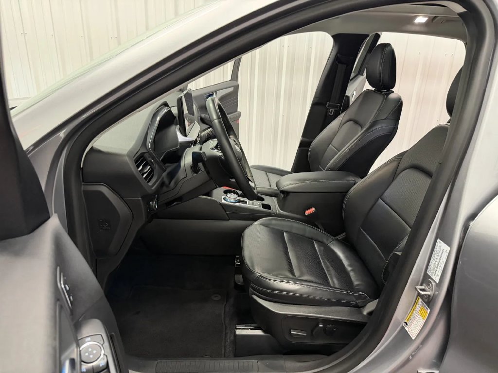 Used 2023 Ford Escape Platinum AWD/4WD image 37