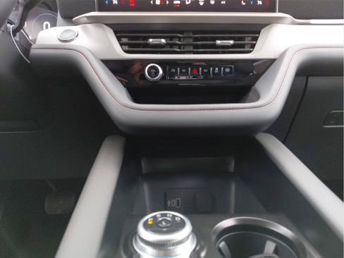 New 2026 Ford Explorer Active w/ Active Comfort Package AWD/4WD image 18