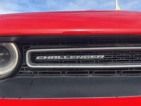 Used 2023 Dodge Challenger SXT image 9