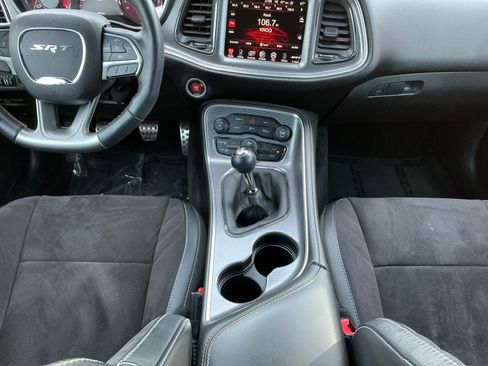 Used 2015 Dodge Challenger SRT Hellcat image 11