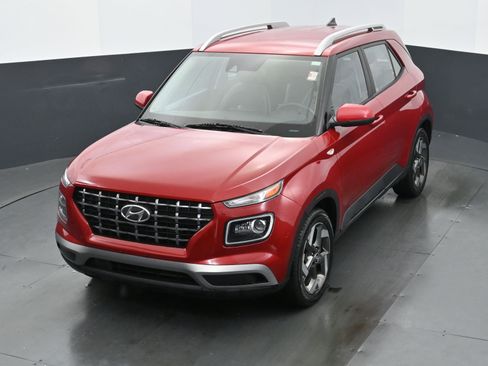 Used 2022 Hyundai Venue Limited image 27