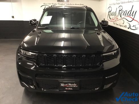 Used 2022 Jeep Grand Cherokee L Limited w/ Black Appearance Package AWD/4WD image 4
