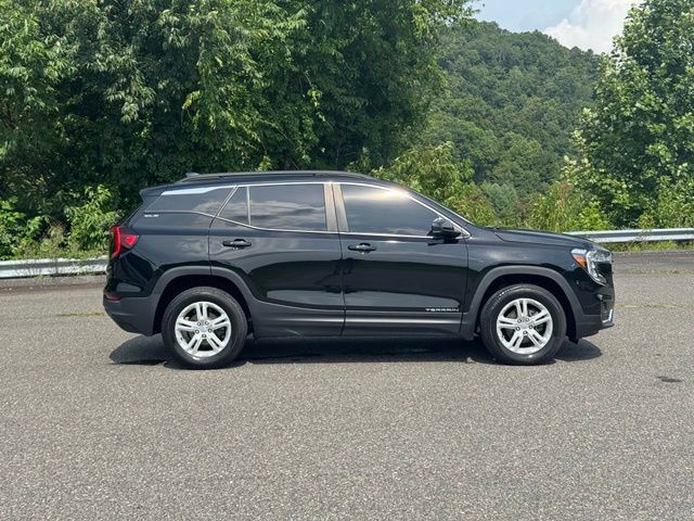 Certified 2024 GMC Terrain SLE w/ Driver Convenience Package AWD/4WD image 8