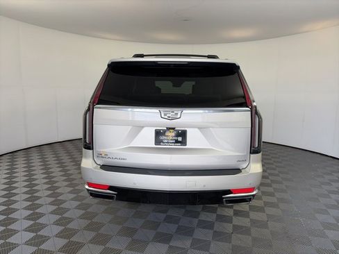 Certified 2023 Cadillac Escalade ESV Premium Luxury Platinum w/ LPO, Radiant Package AWD/4WD image 10