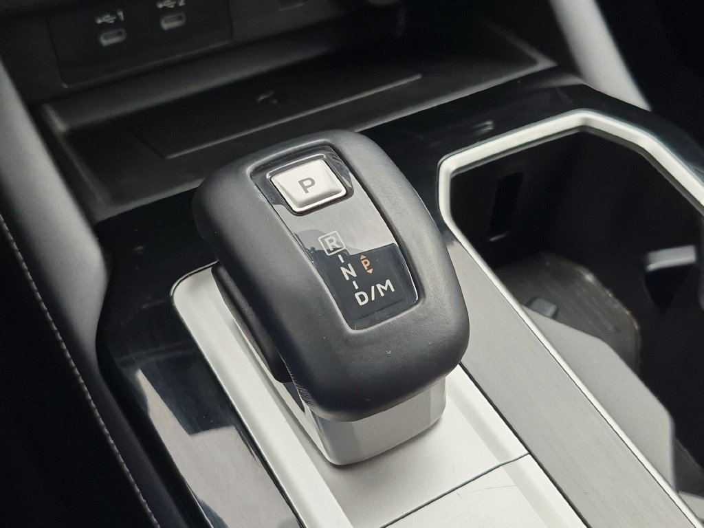 Used 2025 Mitsubishi Outlander SE AWD/4WD image 17