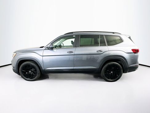 Used 2024 Volkswagen Atlas SE w/ Black Wheel Package FWD image 4