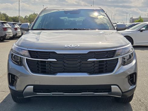 New 2026 Kia Seltos LX FWD image 2