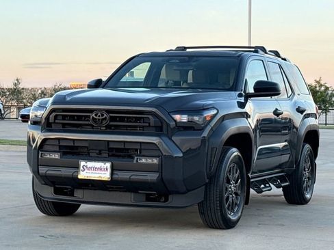 Used 2025 Toyota 4Runner SR5 image 3