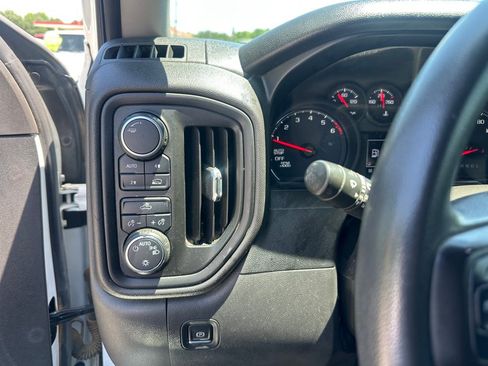Used 2021 Chevrolet Silverado 1500 Custom AWD/4WD image 13