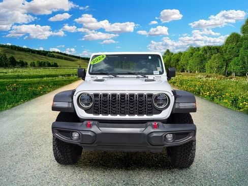 Used 2024 Jeep Wrangler Unlimited Rubicon AWD/4WD image 8