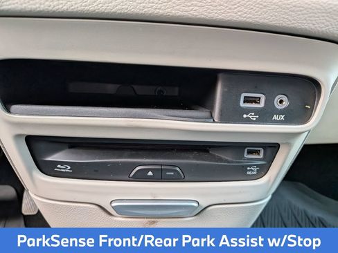 Used 2017 Chrysler Pacifica Touring-L Plus w/ Advanced Safetytec Group FWD image 36