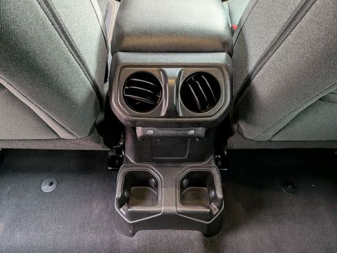 Used 2025 Jeep Wrangler Unlimited Sport AWD/4WD image 26