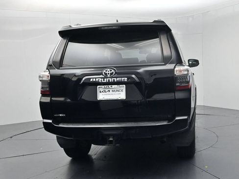 Used 2016 Toyota 4Runner SR5 AWD/4WD image 7