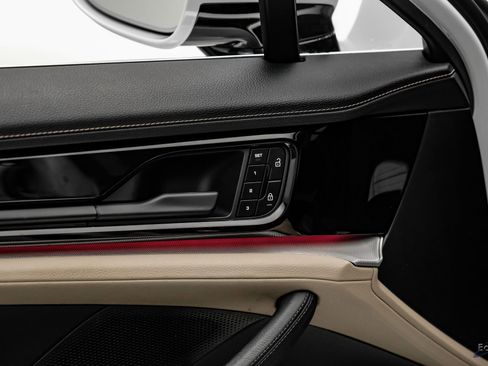 Used 2025 Porsche Panamera w/ Premium Package image 76