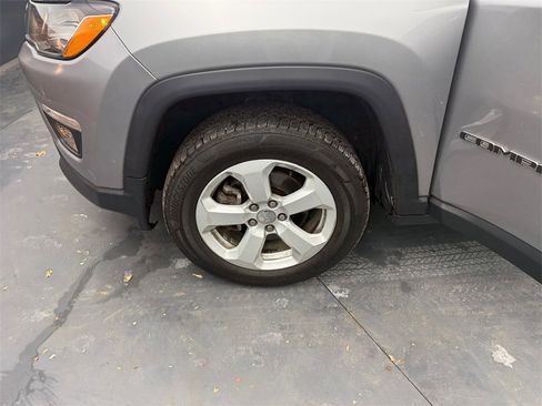 Used 2019 Jeep Compass Latitude w/ Cold Weather Group image 37