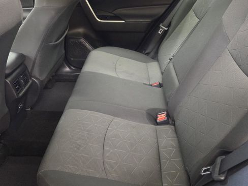 Used 2022 Toyota RAV4 XLE image 7