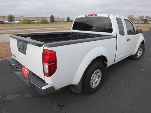 Used 2018 Nissan Frontier S w/ Work Truck Package image 6