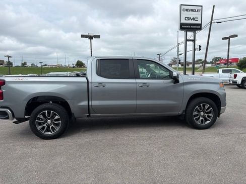Used 2023 Chevrolet Silverado 1500 LT AWD/4WD image 16