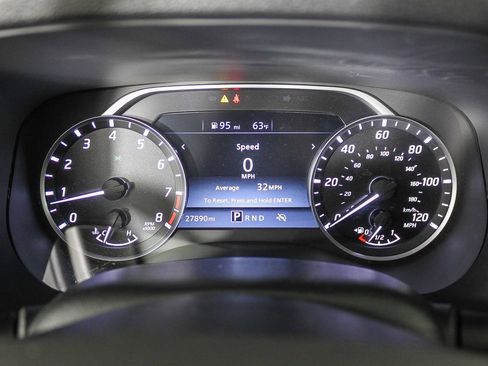 Used 2024 Nissan Frontier SV image 23