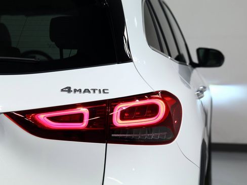 Used 2023 Mercedes-Benz GLA 250 4MATIC image 12