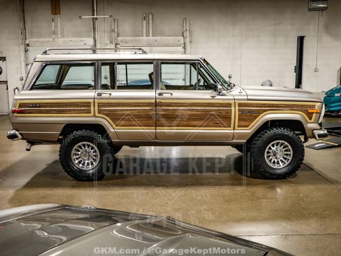 Used 1988 Jeep Grand Wagoneer AWD/4WD image 10