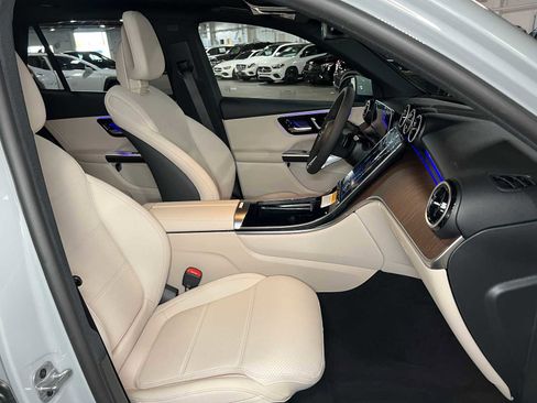 New 2025 Mercedes-Benz GLC 300 4MATIC image 13