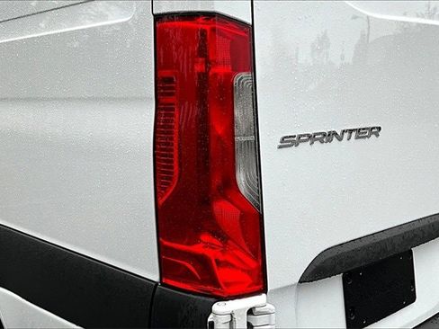 Used 2025 Mercedes-Benz Sprinter 2500 image 25